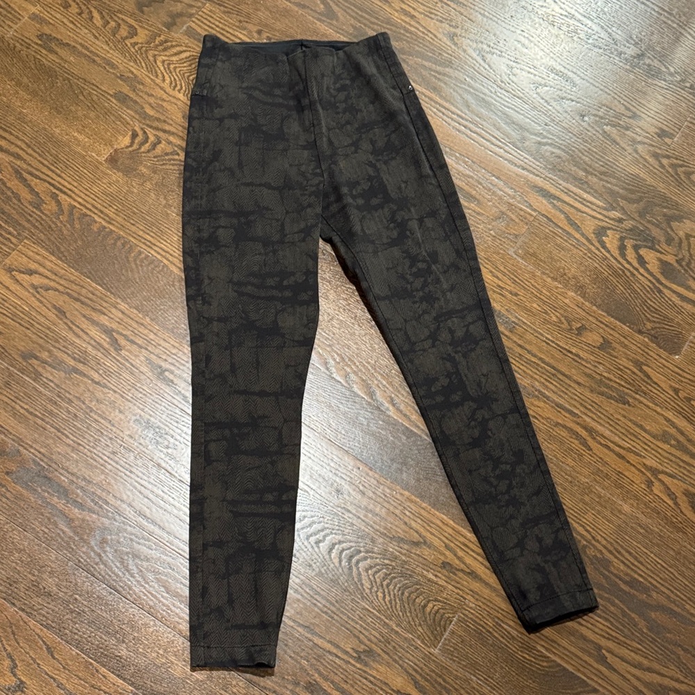 Black / Olive Patterned Leggings